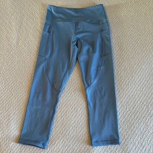 Zyia Light N Tight Capri Leggings